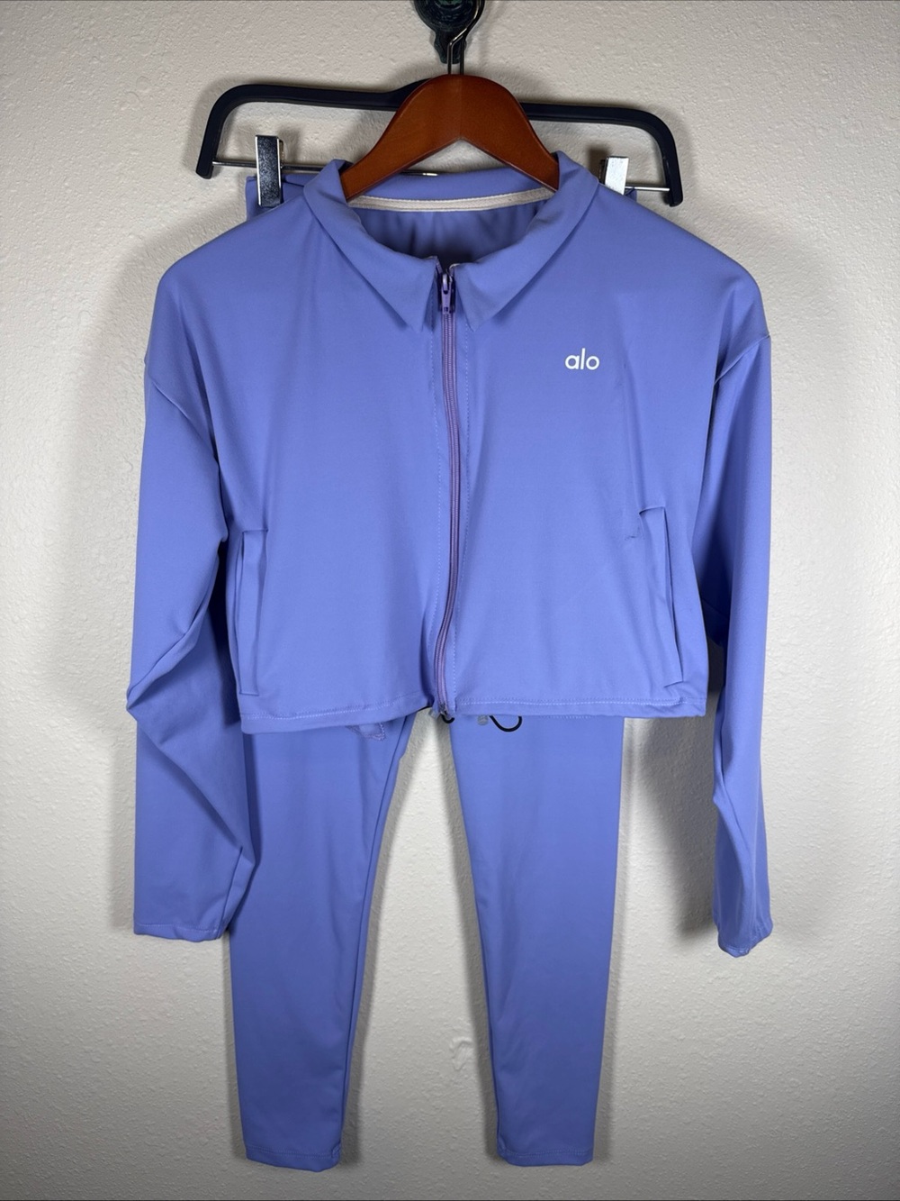 Alo Yoga 2 Piece Set Purple Zip Up Cropped Jacket Leggings M Athleisure FLAWED
